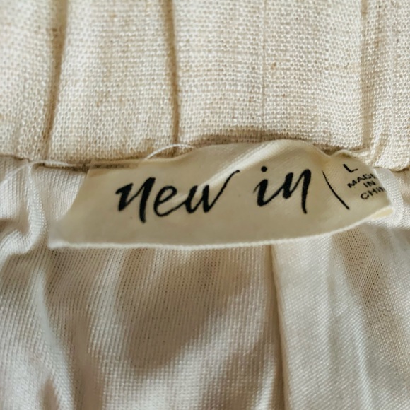 Linen Ruffle Short - Picture 3 of 4